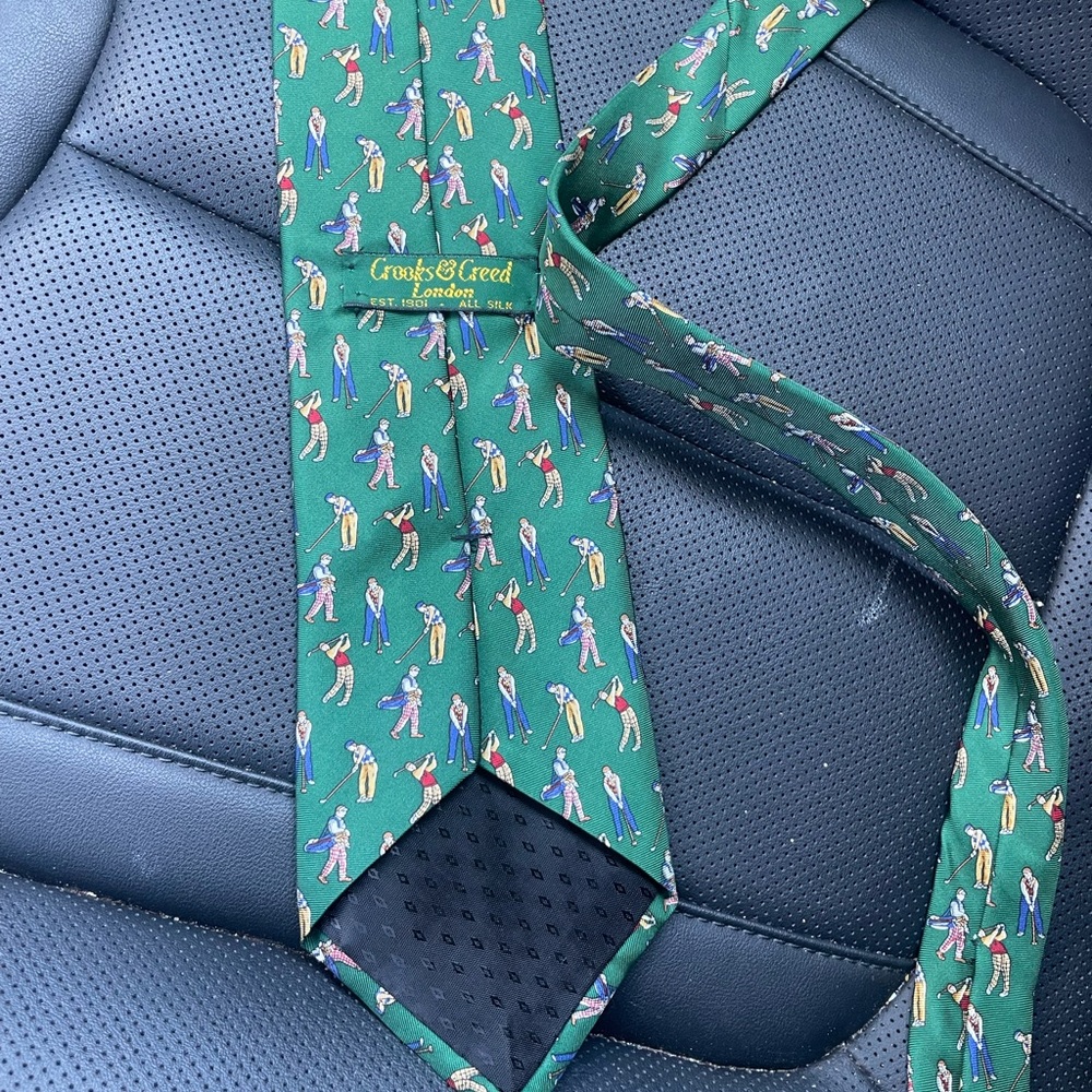 Crooks & Creed London Silk Green Novelty Golfers Print Men's Tie - Picture 3 of 4